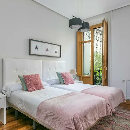 Gran Via 3 By Forever *